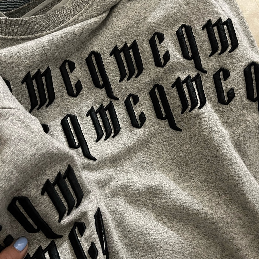 MCQ Alexander McQueen Grey Gothic Logo Sweatshirt